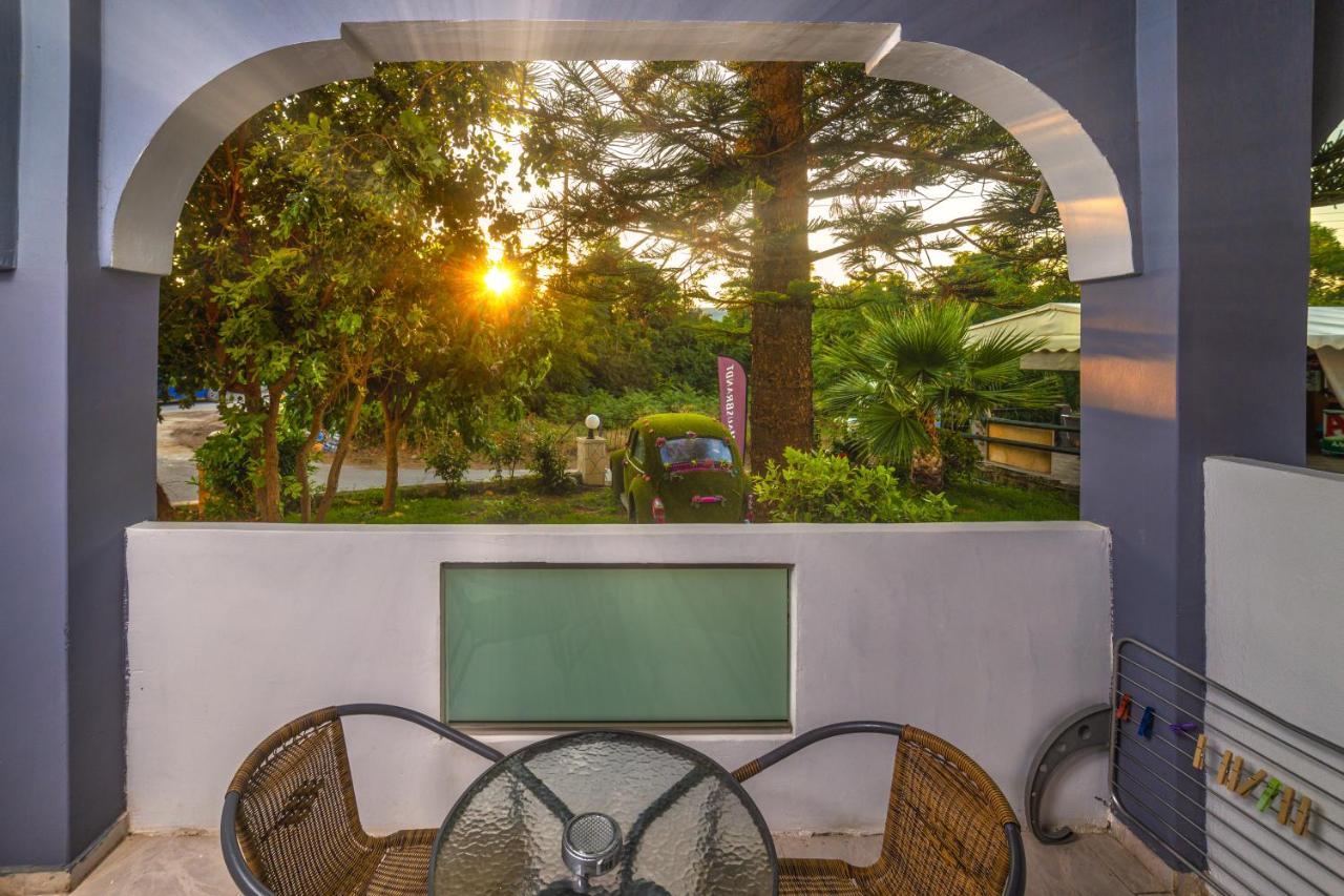 Amarylis Beachfront Studios Amoudi Exterior photo